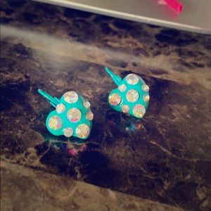 Adorable heart earrings
